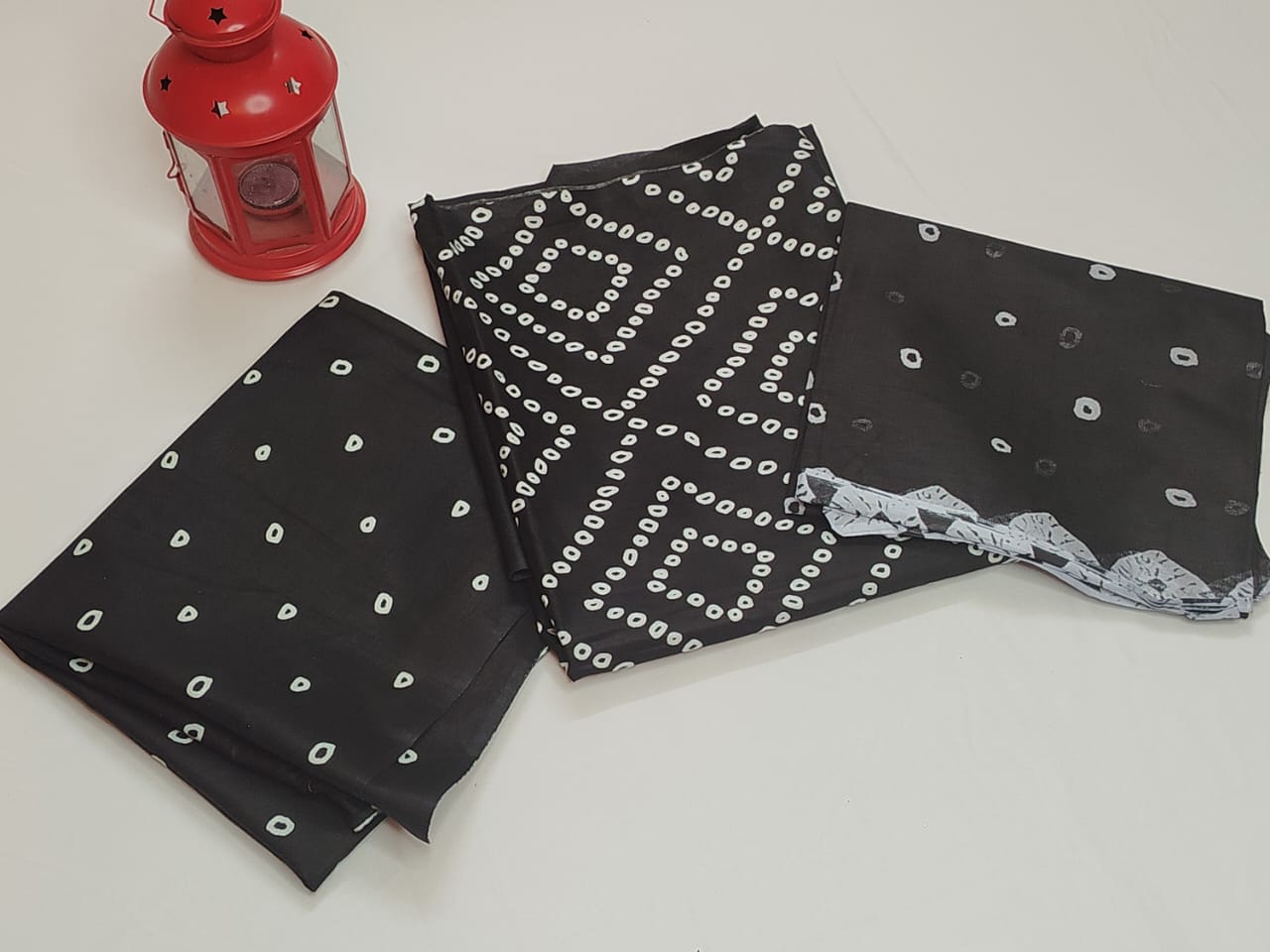 Black & White Bandhani Cotton Dress Material – Unstitched Salwar Suit